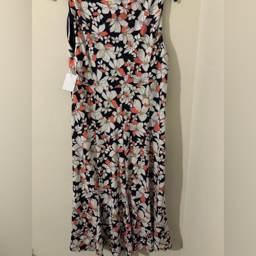 Dress - Picture 3 of 5